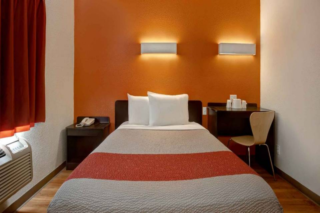 Motel6 Gilroy, CA 22/56