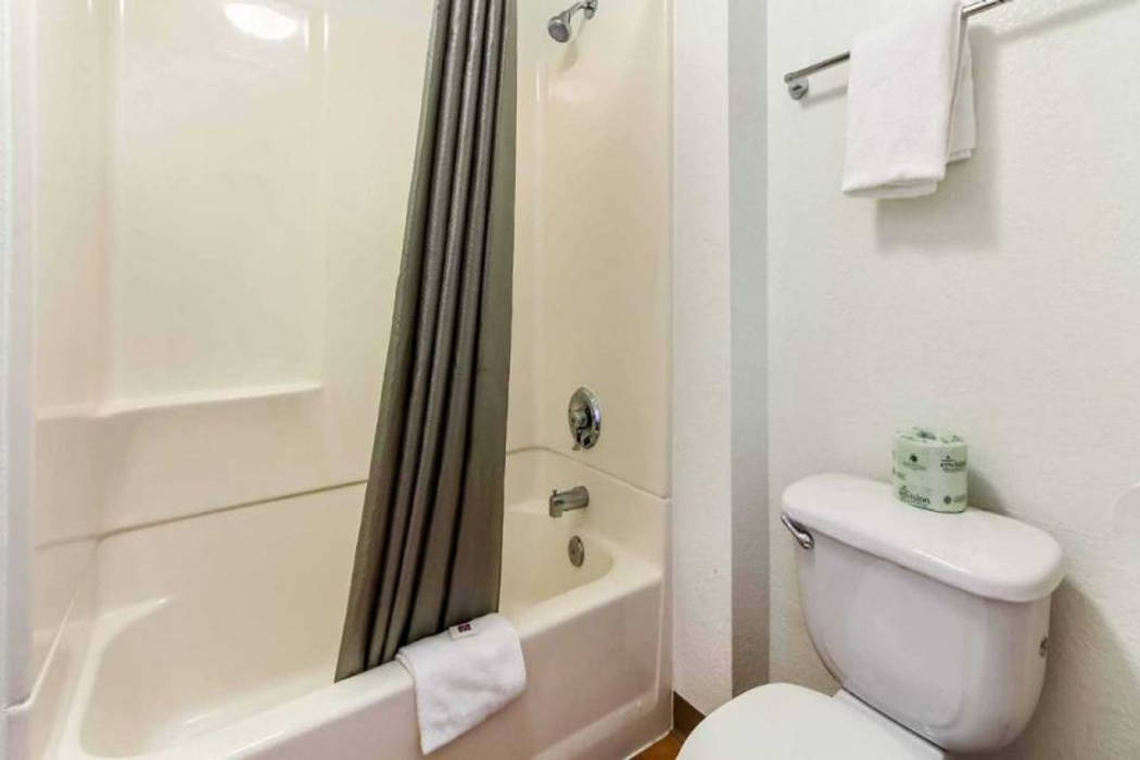 Motel6 Watsonville, CA - Monterey Area 11/64