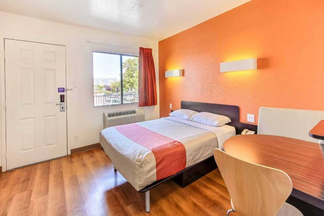 Motel6 Watsonville, CA - Monterey Area 16/64