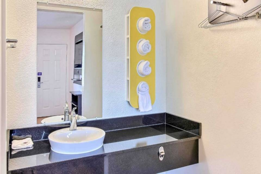 Motel6 Watsonville, CA - Monterey Area 15/64