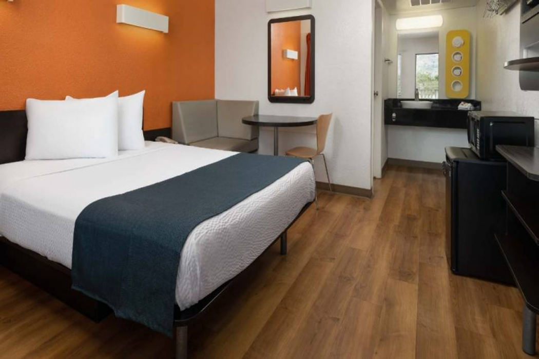 Motel6 Carpinteria, CA - Santa Barbara - North 16/59