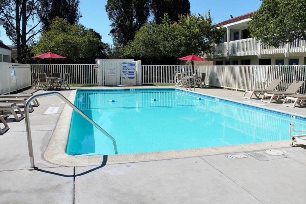Motel6 San Luis Obispo, CA - South 35/51