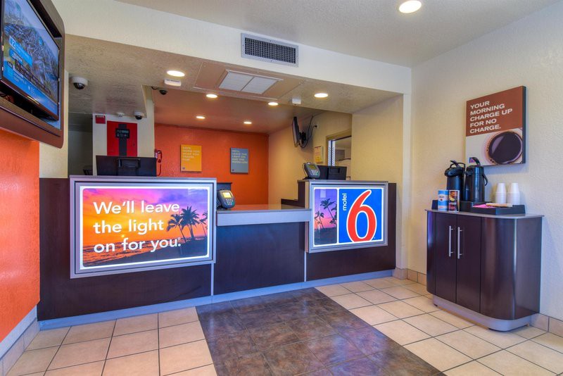 Motel6 Jurupa Valley, CA - Riverside West 13/44