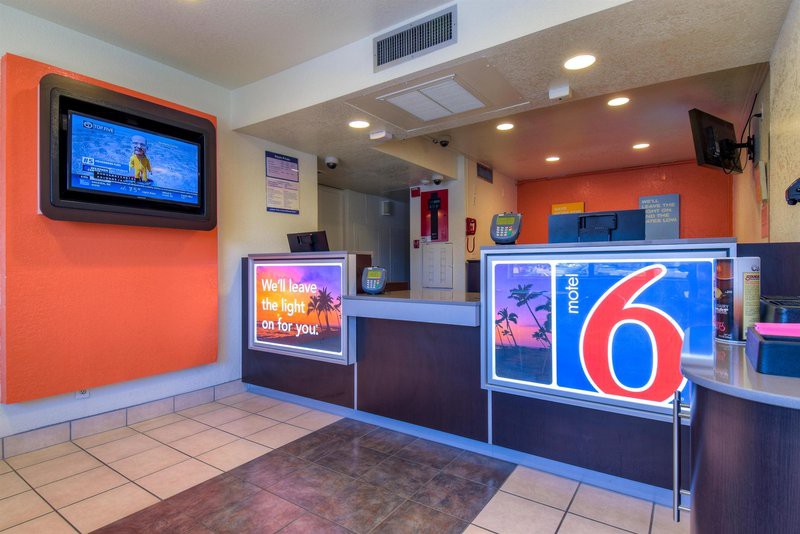 Motel6 Jurupa Valley, CA - Riverside West 10/44