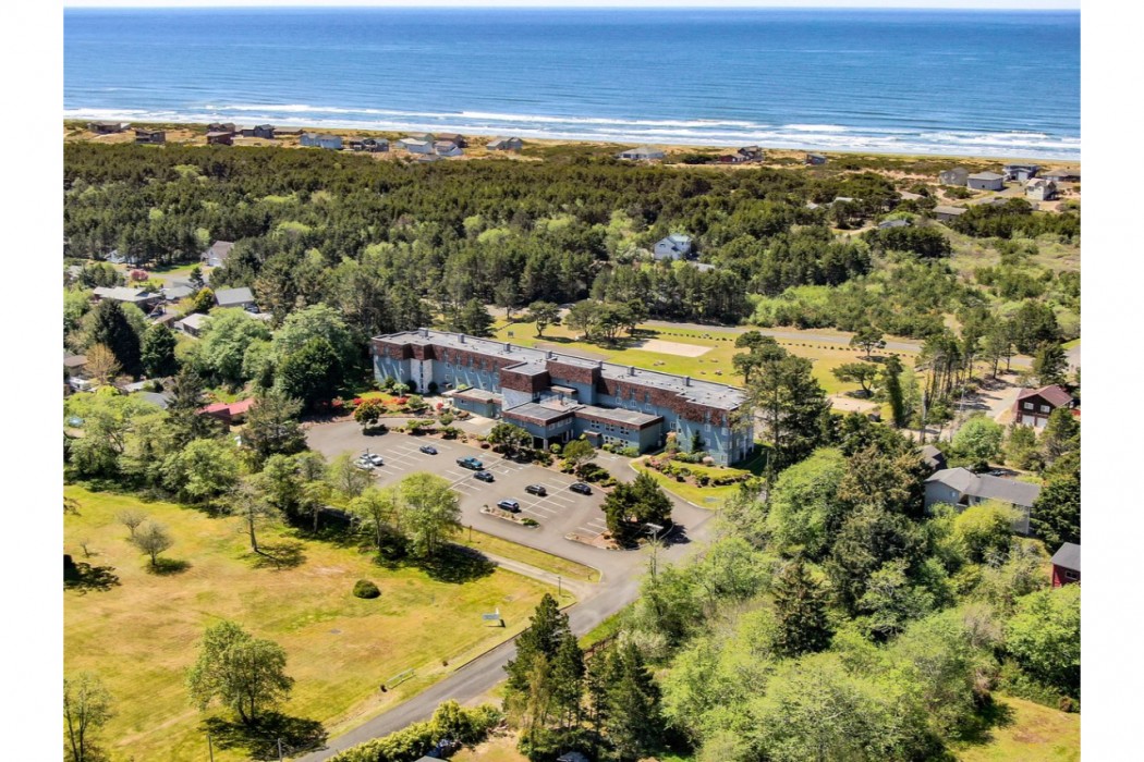 Chateau Westport Resort 3/63