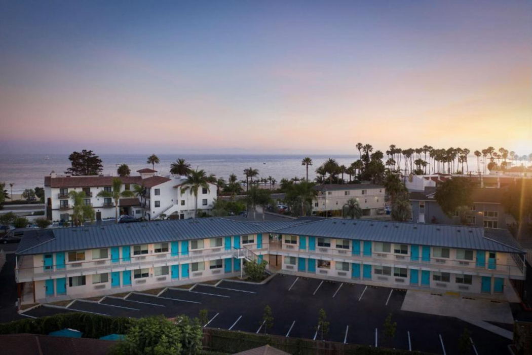 Motel6 Santa Barbara, CA - Beach photo3