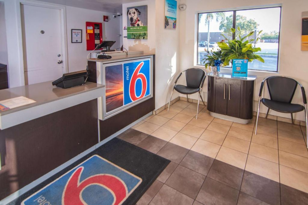 Motel6 Ft. Pierce, FL 8/60