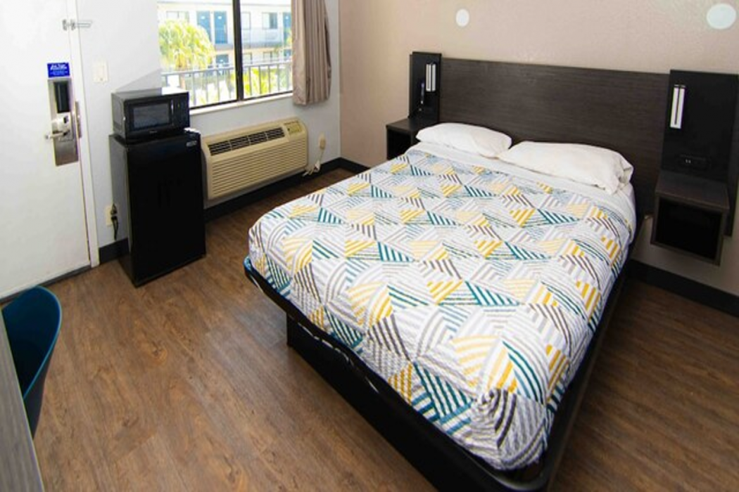 Motel6 Lantana/West Palm Beach, FL 17/60