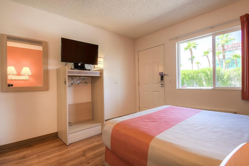 Motel6 Las Vegas, NV - Boulder Highway 8/10