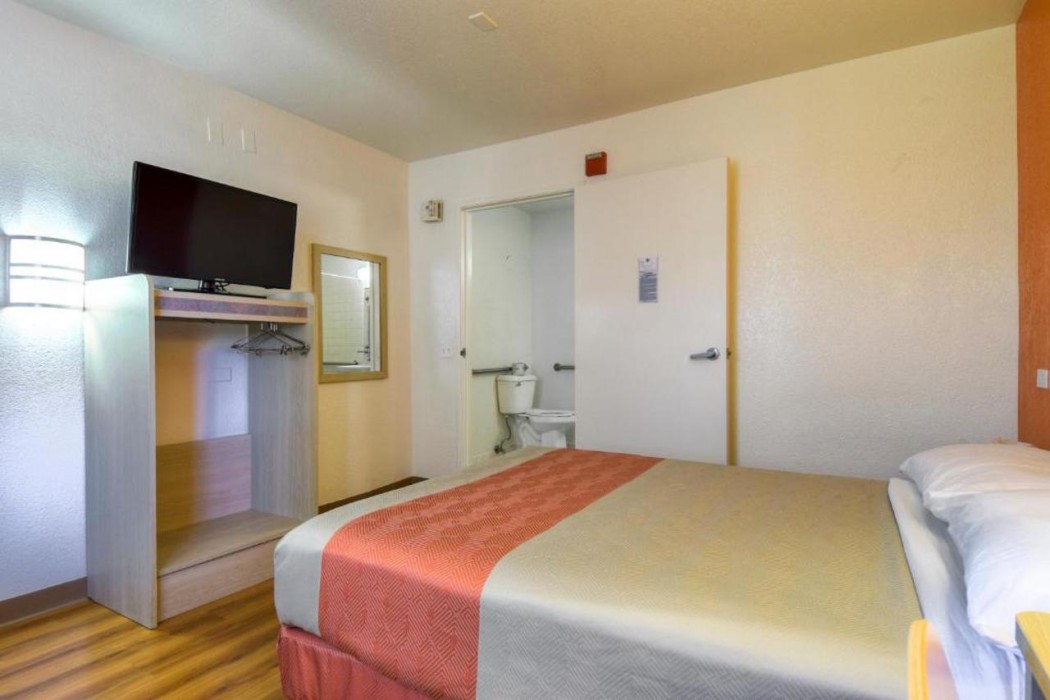 Motel6 San Dimas, CA - Los Angeles 11/46