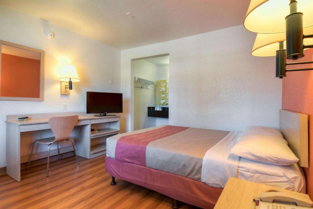 Motel6 San Dimas, CA - Los Angeles 8/46
