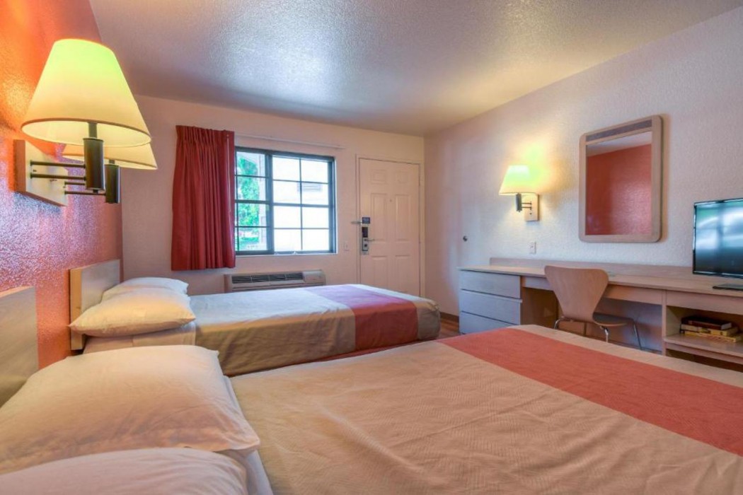 Motel6 San Dimas, CA - Los Angeles 7/46