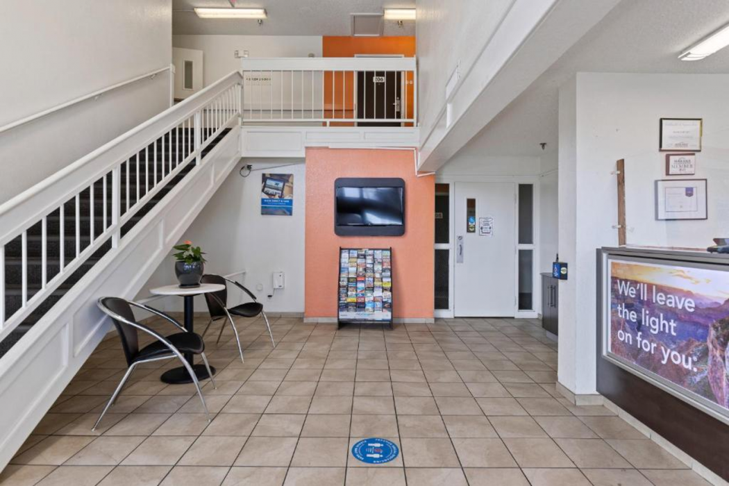 Motel6 Tucson, AZ - North 8/53