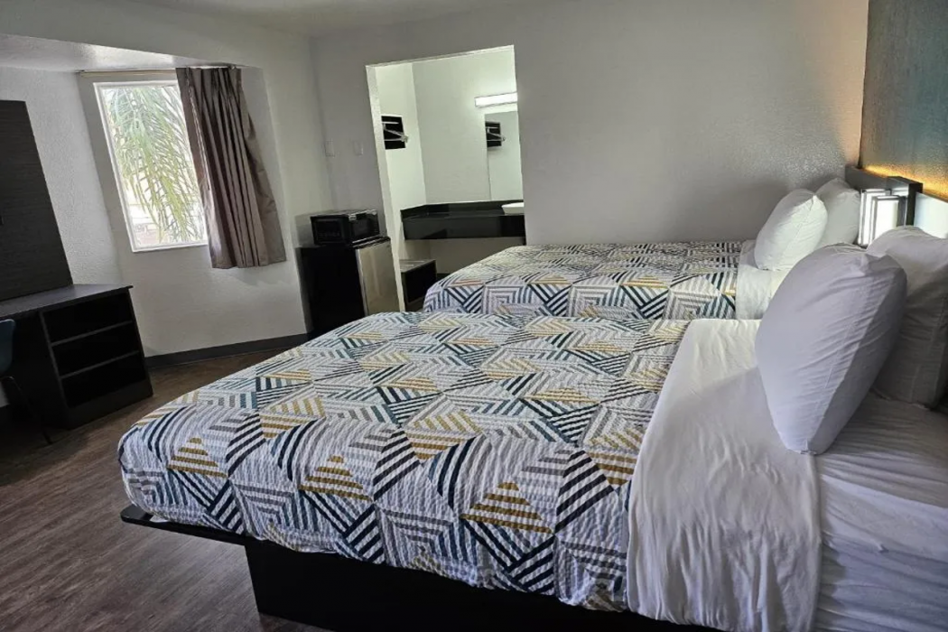 Motel6 Westminster, CA - North 15/60