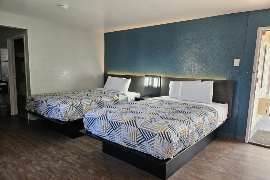 Motel6 Westminster, CA - North 16/60