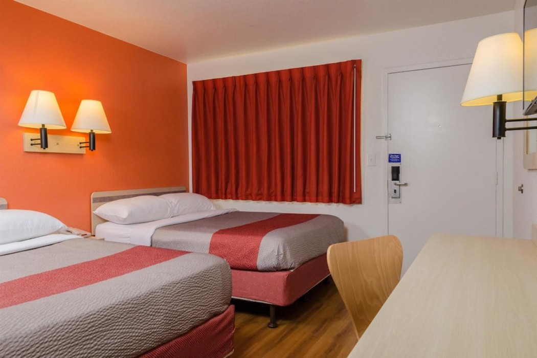 Super 8 by Wyndham Turlock 13/28