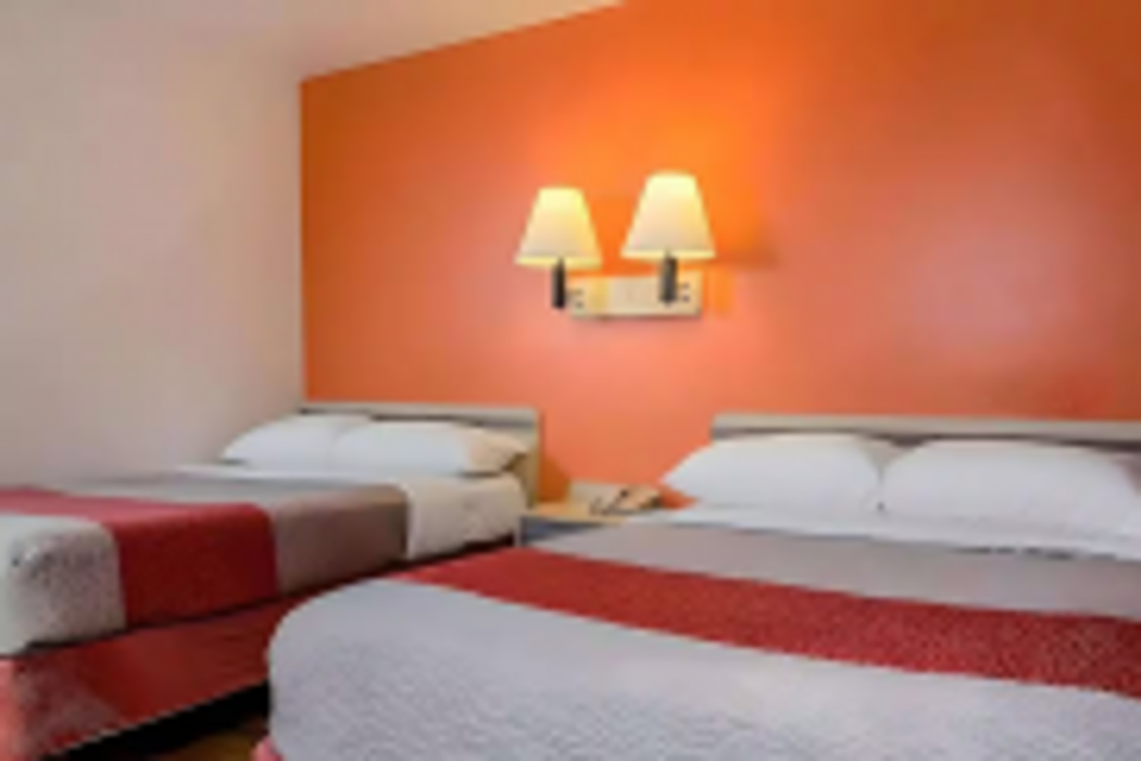 Super 8 by Wyndham Turlock 17/28