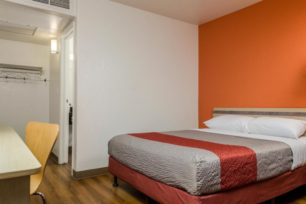 Super 8 by Wyndham Turlock 16/28
