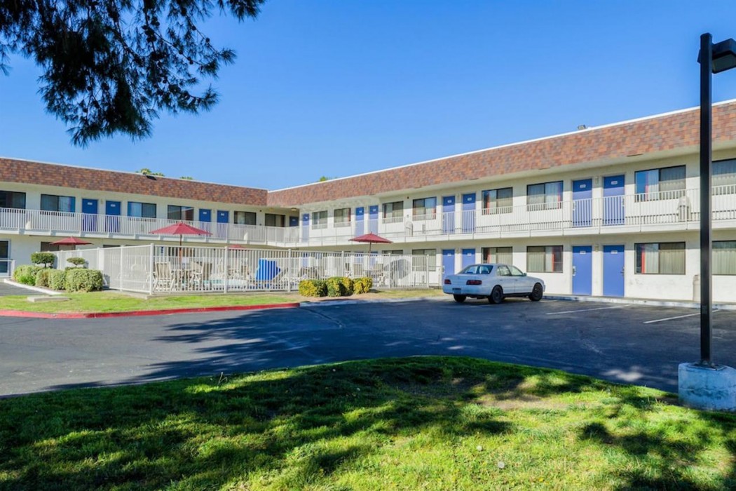 Super 8 by Wyndham Turlock 3/28