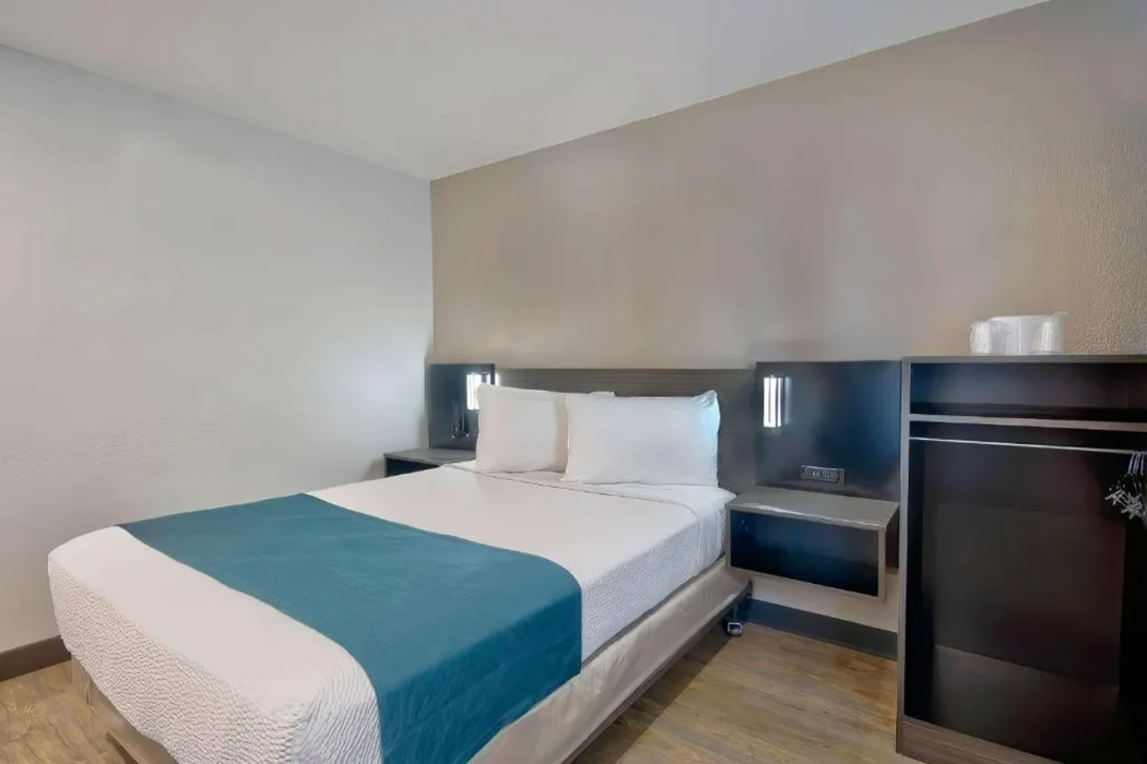 Motel6 Palmdale, CA 21/60
