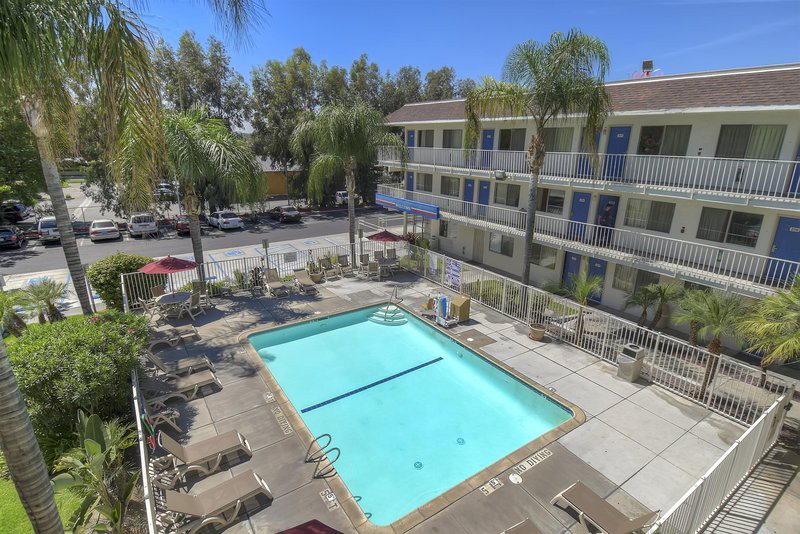 Motel6 San Bernardino, CA - North 34/58