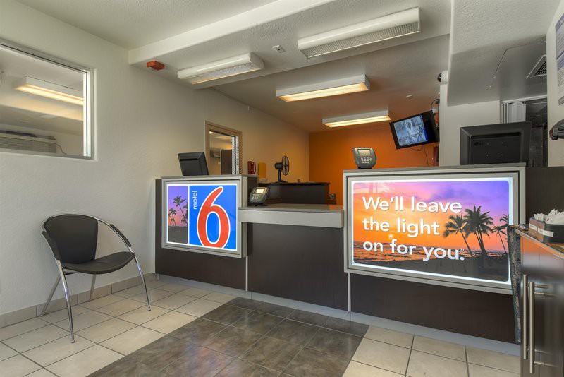 Motel6 San Bernardino, CA - North 10/58