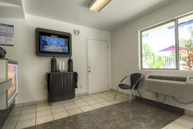 Motel6 San Bernardino, CA - North 12/58