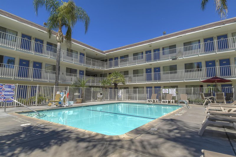 Motel6 San Bernardino, CA - North 37/58