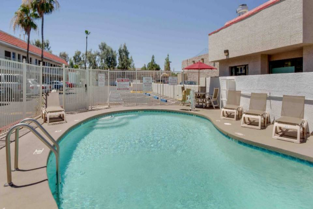 Motel6 Tempe, AZ - Broadway - ASU 37/63