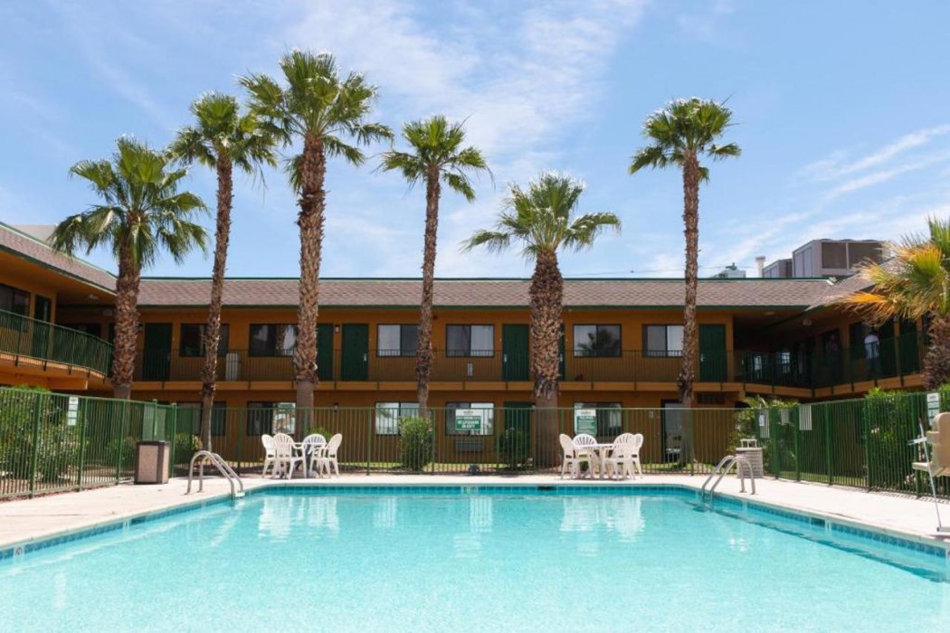Econo Lodge Inn & Suites Yuma 1/47