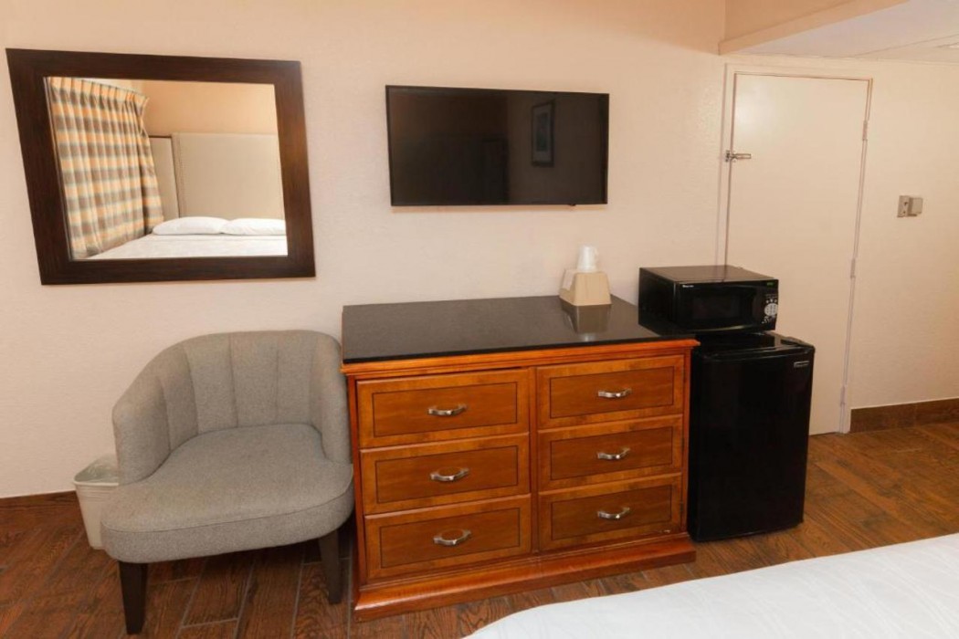 Econo Lodge Inn & Suites Yuma 8/47
