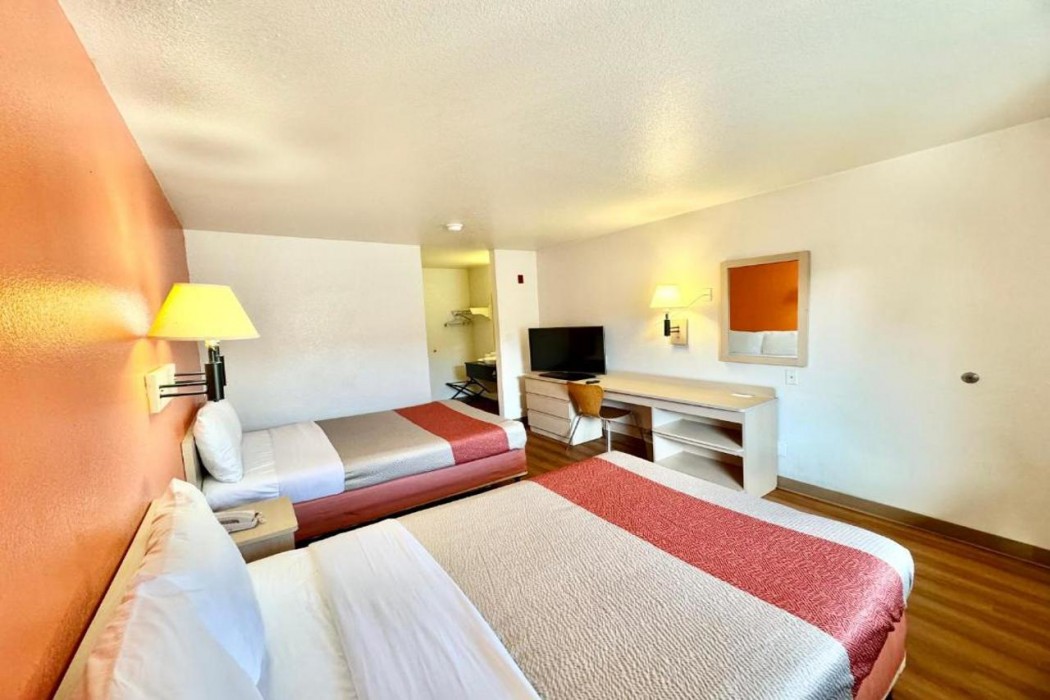 Motel6 Bellflower, CA - Los Angeles 26/65