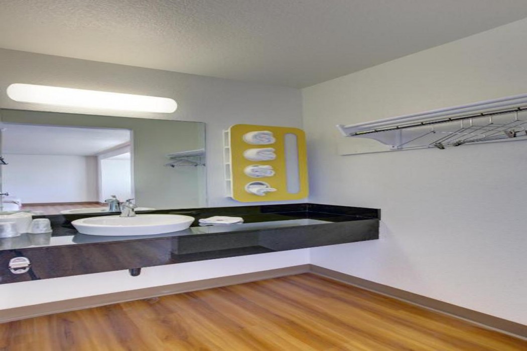 Motel6 Bellflower, CA - Los Angeles 21/65