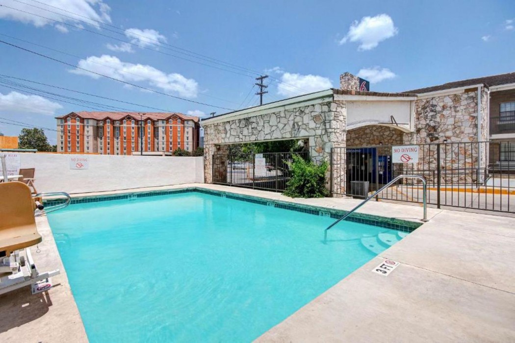 Motel6 San Antonio, TX - Northwest Medical Center 36/60