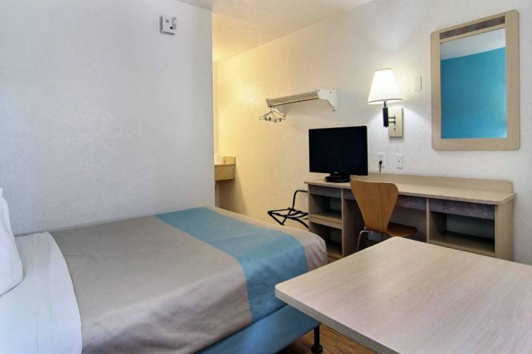 Motel6 Lubbock, TX 14/42