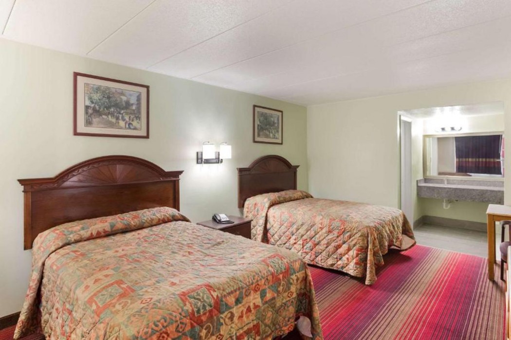Rodeway Inn South Point OH 11/19