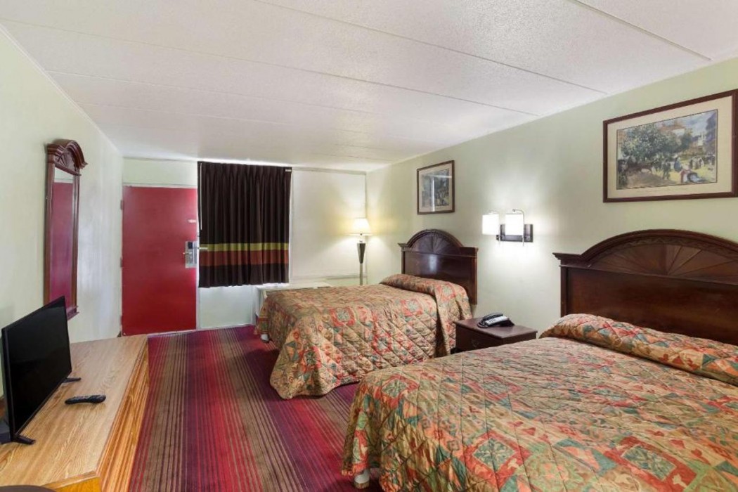 Rodeway Inn South Point OH 8/19