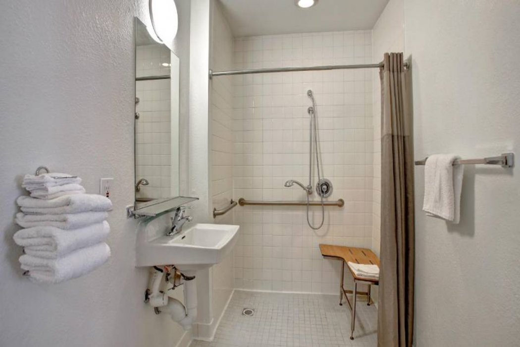 Motel6 Sunnyvale, CA - North 18/60