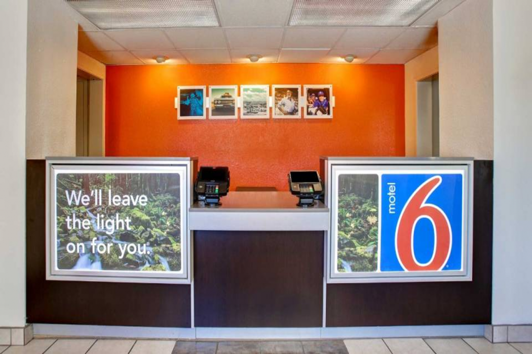 Lobby at Motel6 Sunnyvale, CA - North, SUNNYVALE - CA