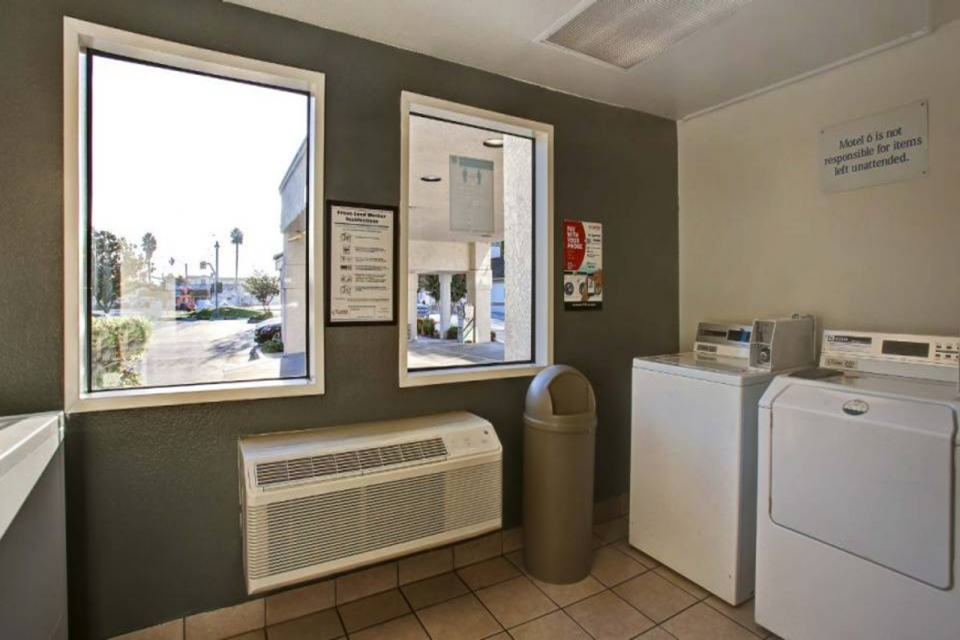 Motel6 Sunnyvale, CA - North 35/60