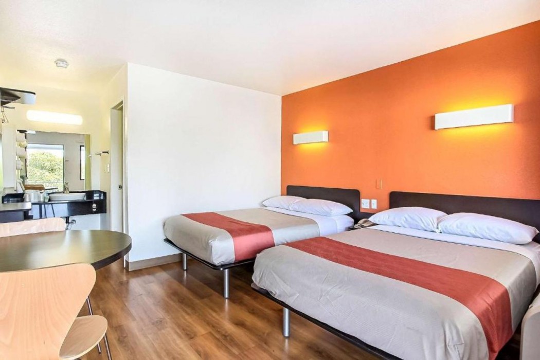 Motel6 Sunnyvale, CA - South 6/38