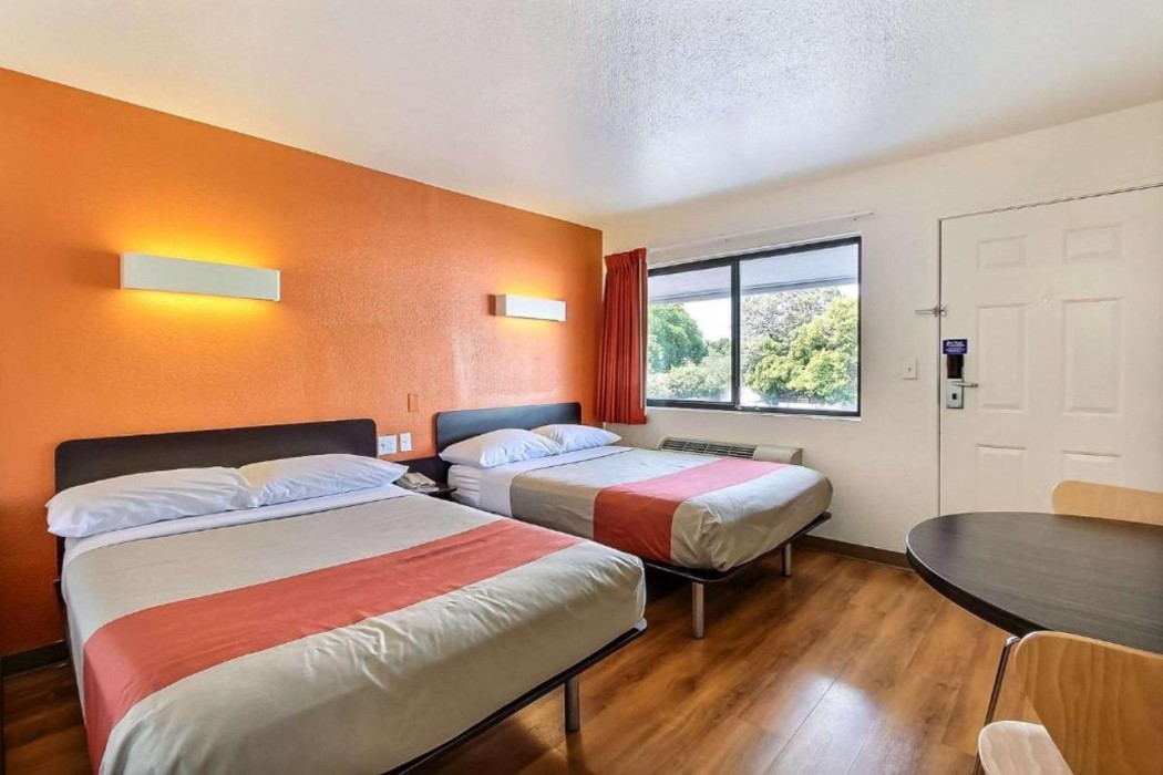 Motel6 Sunnyvale, CA - South 7/38