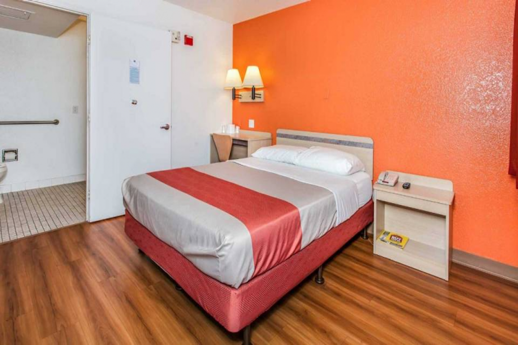 Motel6 Vacaville, CA 18/42