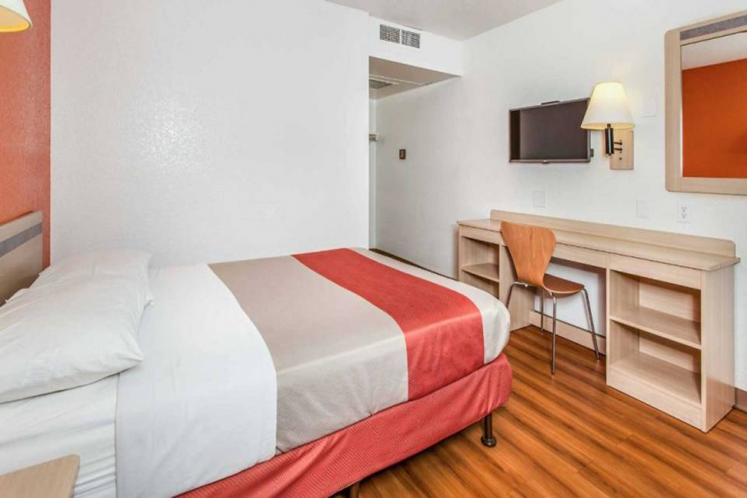 Motel6 Vacaville, CA 14/42