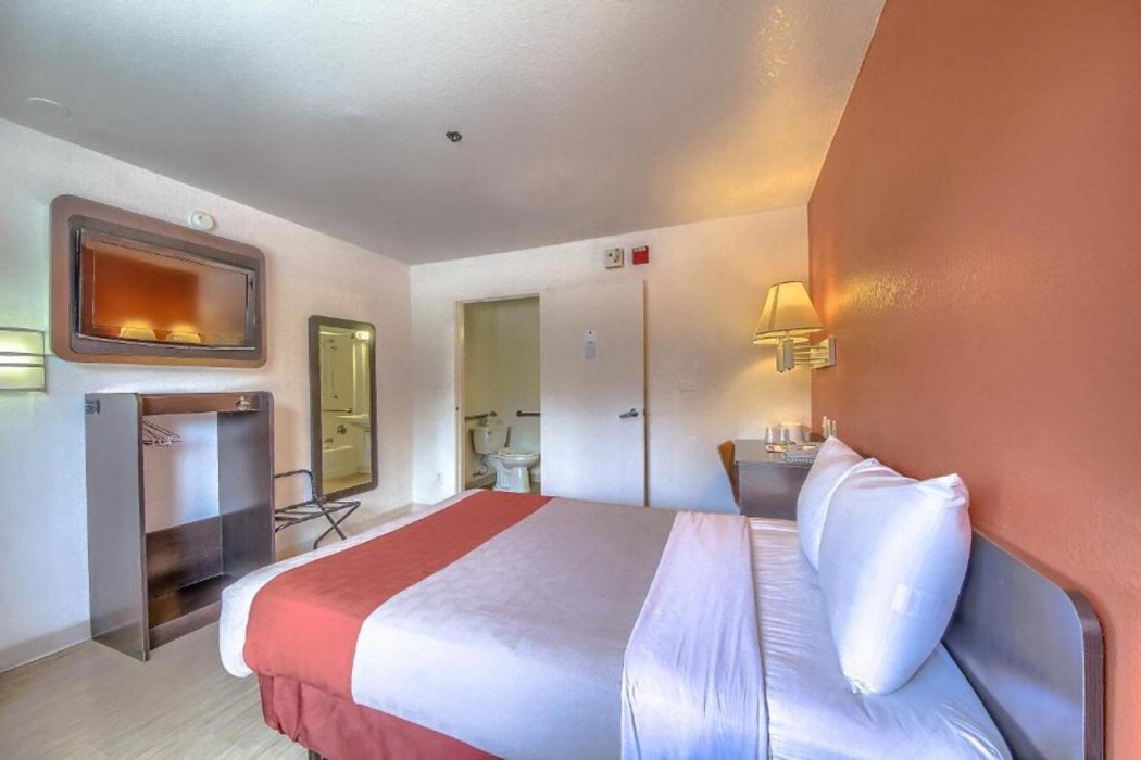 Motel6 San Antonio, TX - Six Flags Fiesta TX/La Cantera Area 10/44