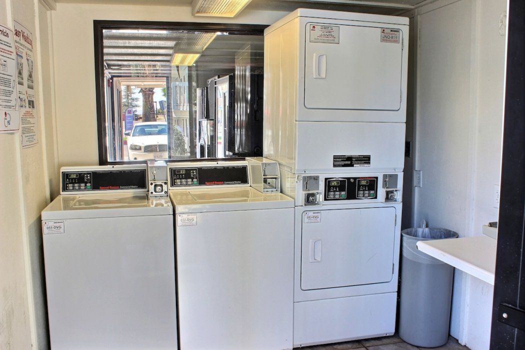 Motel6 Coalinga, CA - East 27/45