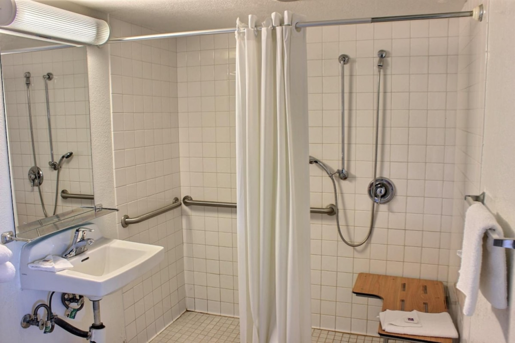 Motel6 Coalinga, CA - East 18/45