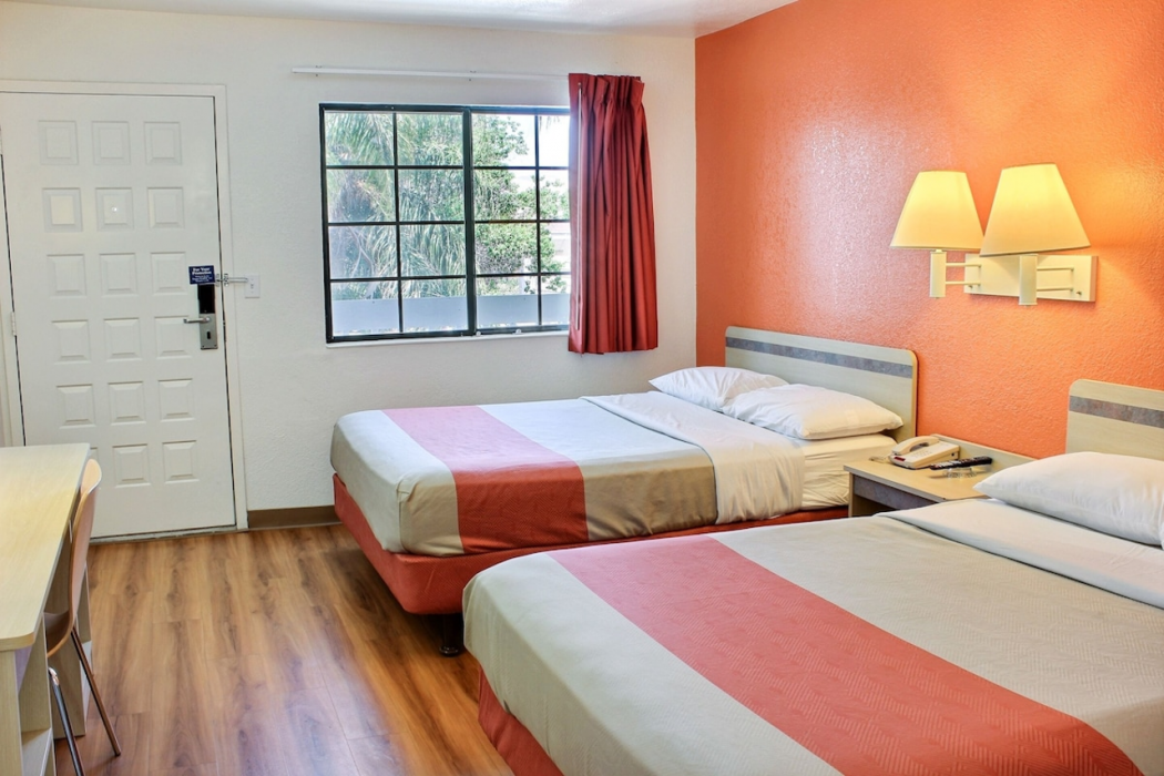 Motel6 Coalinga, CA - East 14/45