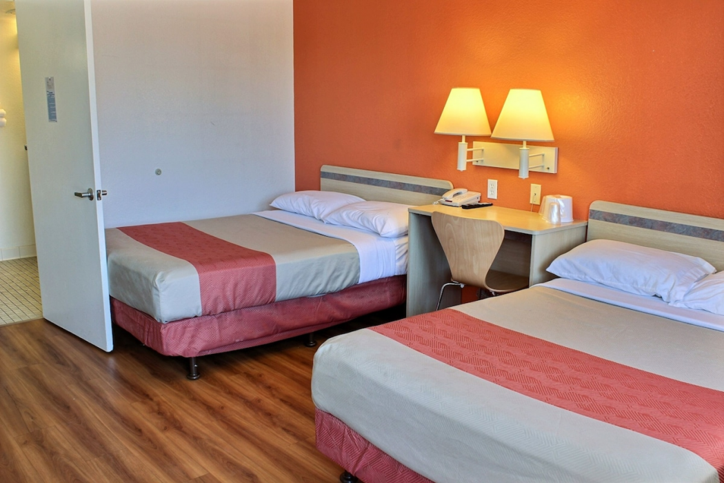 Motel6 Coalinga, CA - East 16/45
