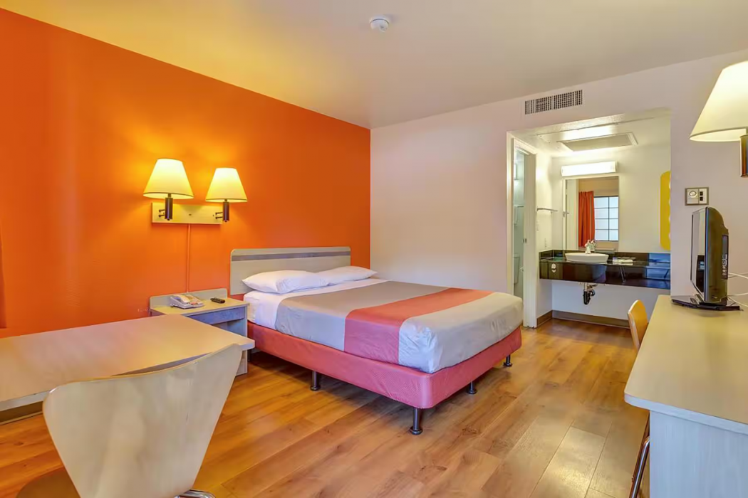 Super 8 by Wyndham Santa Rosa North 3/6